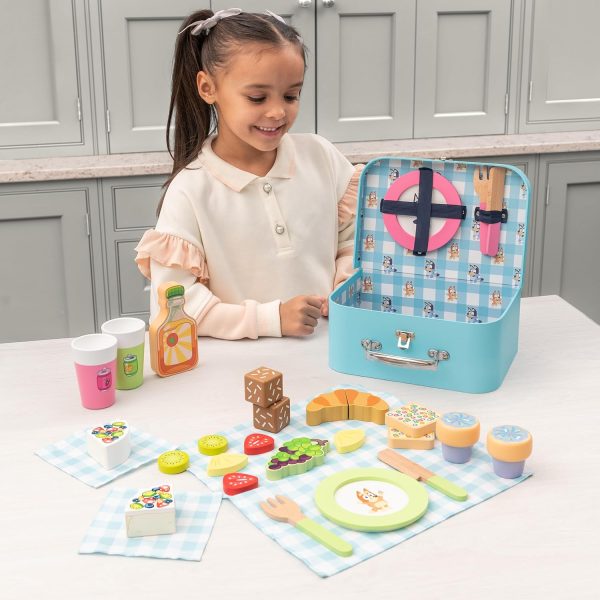 Bluey – Picnic Basket Set – 30 Piece Wooden Roleplay Toy with Carry Case, Cutlery & Pretend Food Accessories for Kids – FSC-Certified Material – Fun Imaginative Kit for 3 Years and Up - Image 2